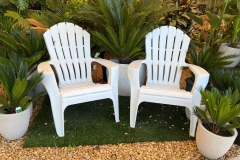 white-plastic-Chairs
