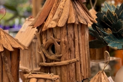1_Rustic-bird-house